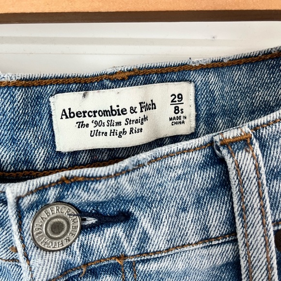 Abercrombie Ultra High Rise 90s Straight jeans - Picture 4 of 4